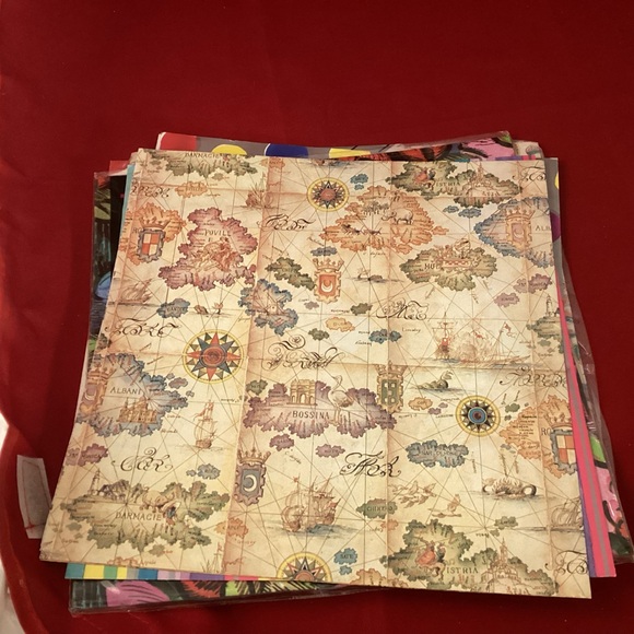 Various sizes and themes of wrapping paper for junk journal - Picture 7 of 7